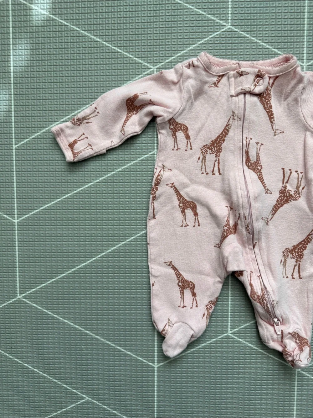 Carters|Baby girl Pink Giraffe-Print One-Piece Footed Pajamas-Footies•Preemie